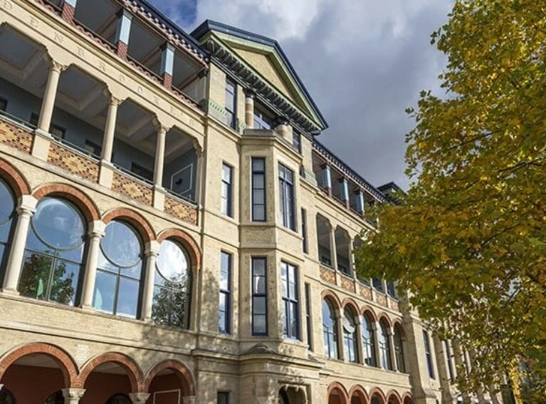 Cambridge Judge Business School exterior.