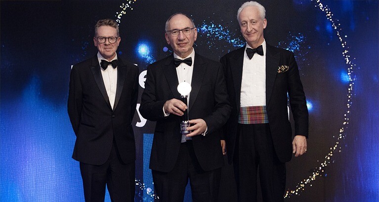 Professor Elroy Dimson receiving his award at the ceremony on 13 March.