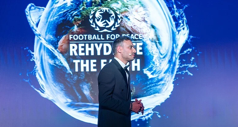 Kashif (Kash) Siddiqi, a former professional football player, is Co-Founder of Football for Peace (FfP), a charity that is participating in the Cambridge Peaceshaping and Climate Incubator at the Cambridge Centre for Social Innovation (CCSI) at Cambridge Judge Business School.