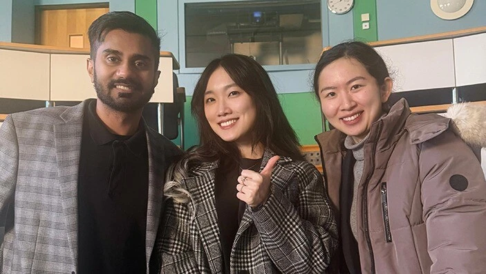 Ruiyan with project group members.