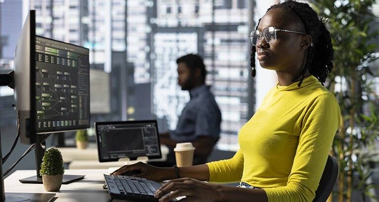 New research from Na’amal and Jobtech Alliance explores how digital employment pipelines can offer refugees sustainable livelihood opportunities – and what systems must be in place for them to participate meaningfully in the digital economy.