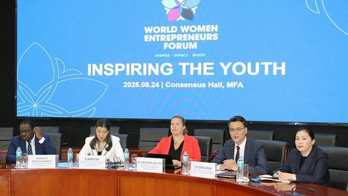 Jennifer Waller Martin of Cambridge Judge Business School on a panel at the World Women Entrepreneurs Forum in Mongolia.