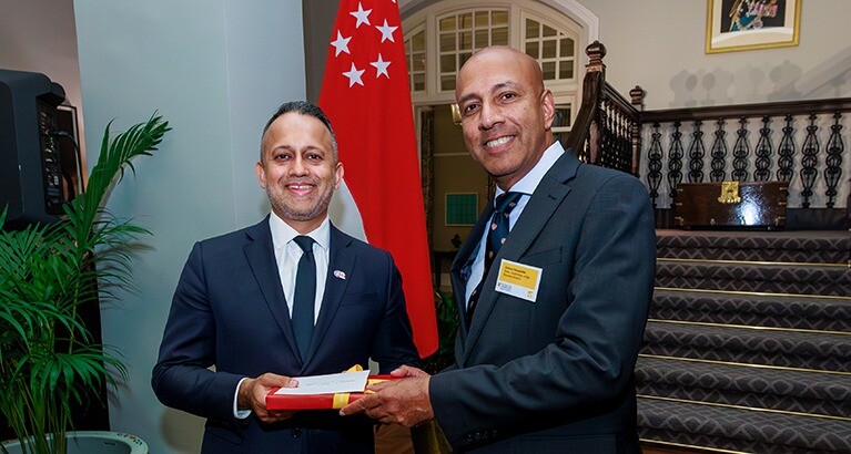 L-R: British High Commissioner Nik Mehta OBE and Professor Gishan Dissanaike, Dean of Cambridge Judge Business School.