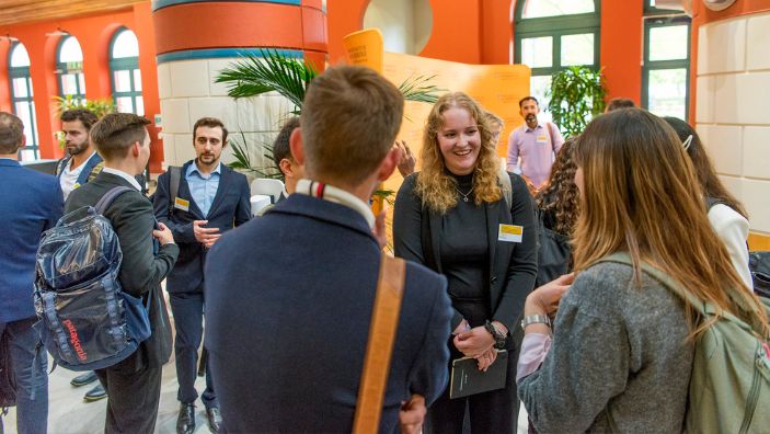 EnterpriseTECH participants networking.