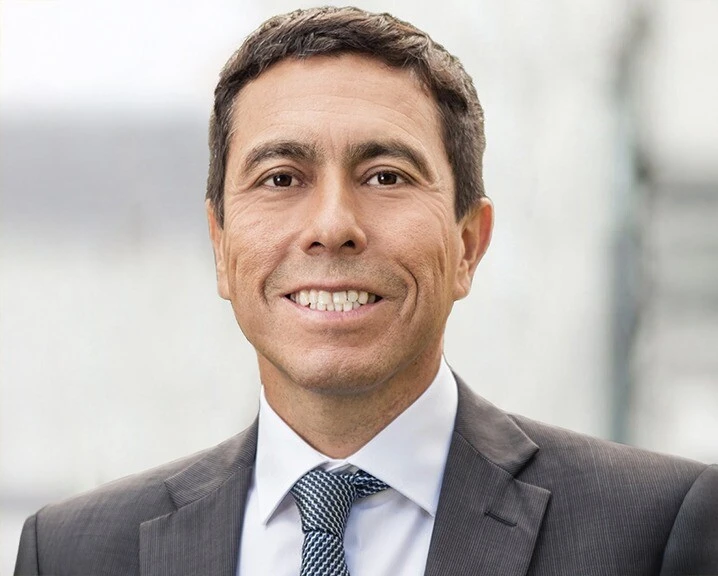 Carlos Montes.
