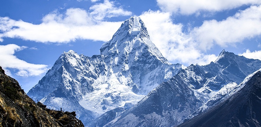 Image of Mount Ama Dablam.