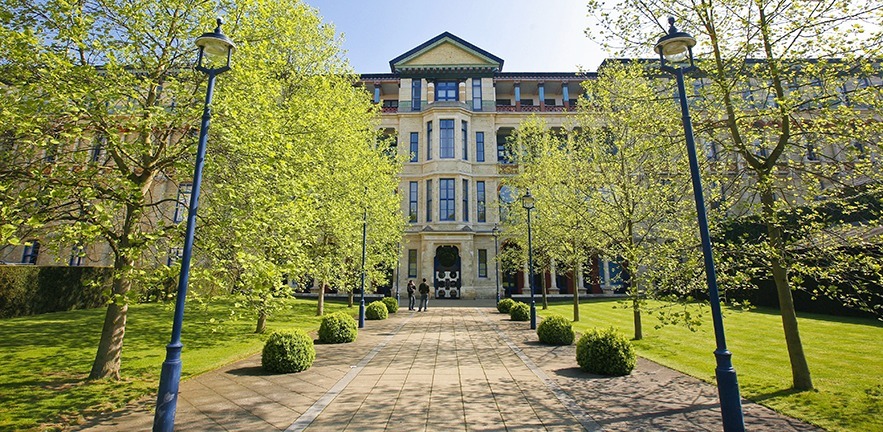 Front of Cambridge Judge Business School.
