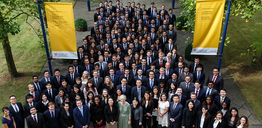 MBA class of 2016 and Dr Jane Davies, MBA director at the time, standing at the front of the Business School.