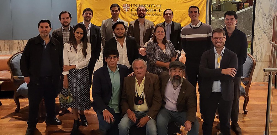 MFin Director, Professor Pedro Saffi with Cambridge MFin alumni and new students in Mexico City.