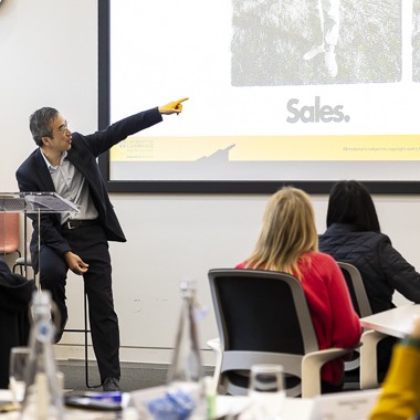 Eden yin teaching stratmark 40a0469©executiveeducationlimited