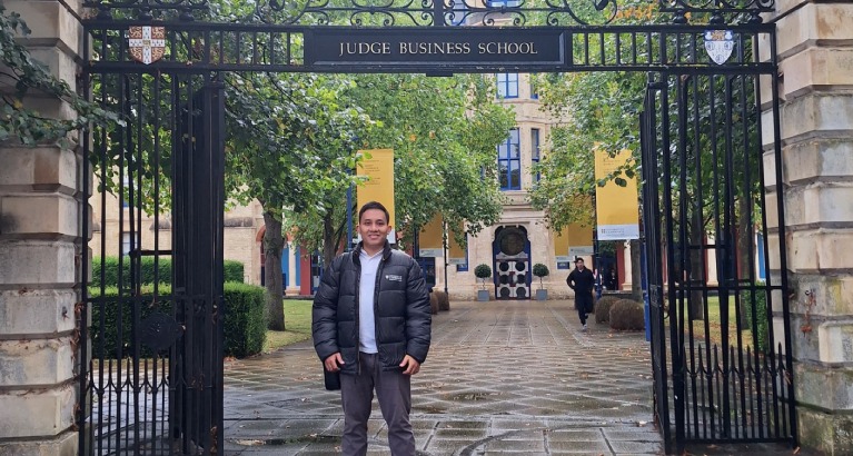 Ruiyan at Christ College.