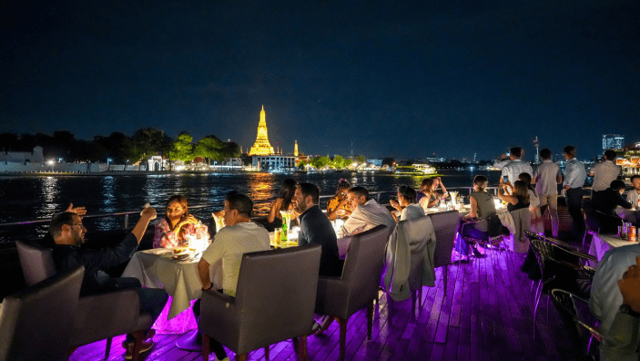 A dinner cruise with views of iconic landmarks such as Wat Arun and the Grand Palace with Wat Phra Kaew.