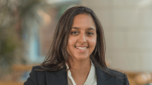 Thais Ayuso Deshmukh.