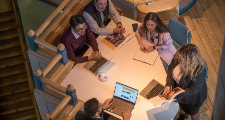 Birdseye view of MFin students.