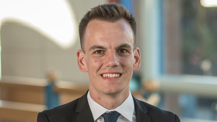 Alex Dekker.